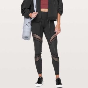 Lululemon seek the heat tight 28”